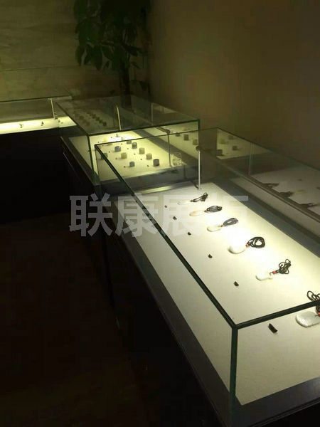 博物館陳列展柜計(jì)