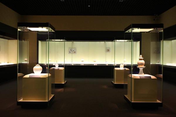 博物館獨立展柜設(shè)計效果圖